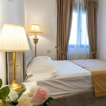 La Familiale - Austerlitz Apartment